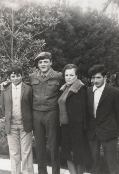 1969 Pacifico Militare con famiglia